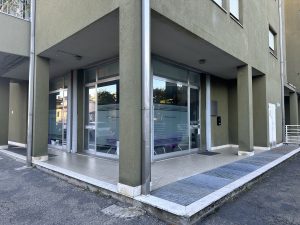 LOCALE COMMERCIALE AD USO NEGOZIO A VIGNOLA