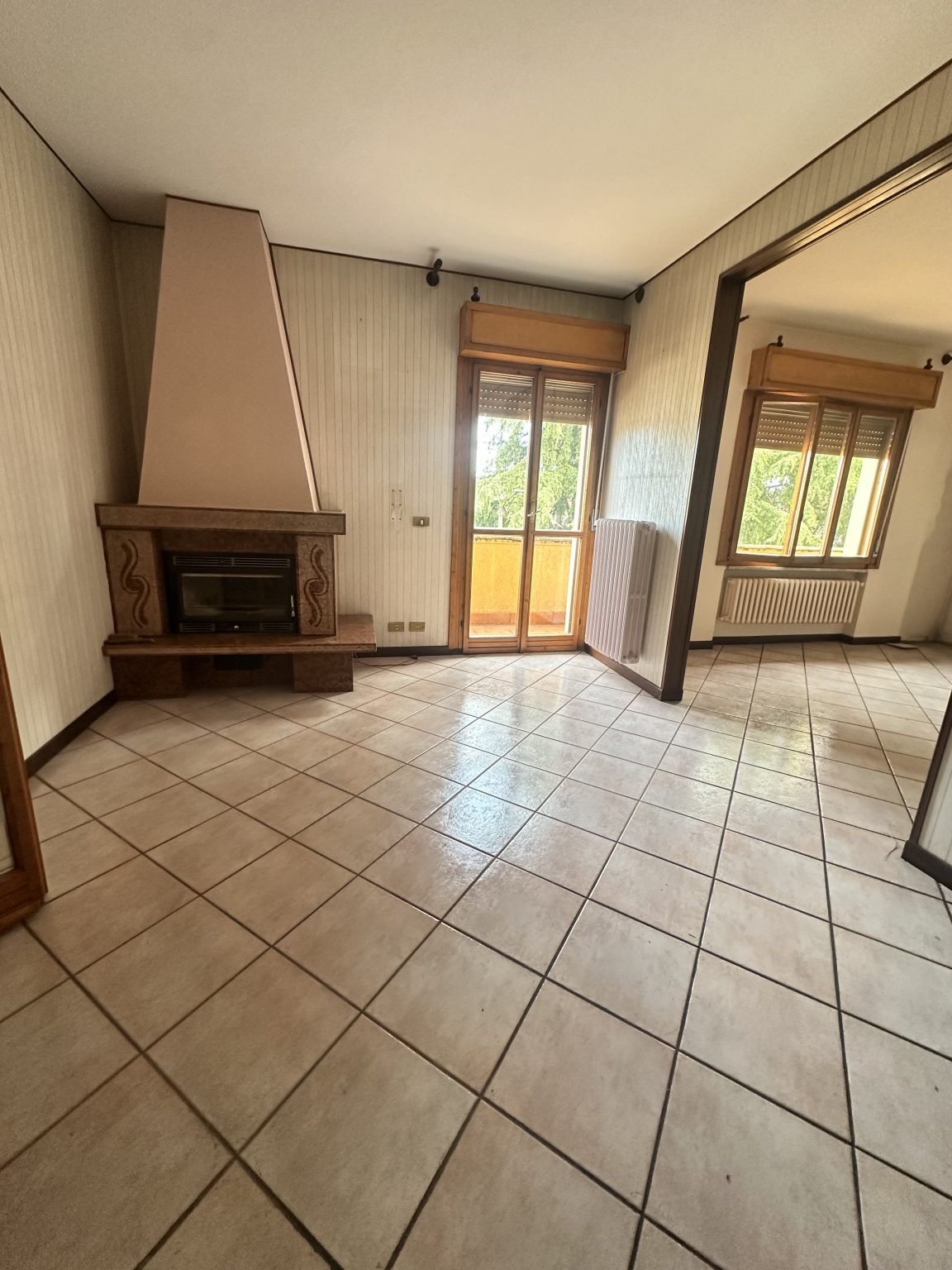 APPARTAMENTO ALL’ULTIMO PIANO IN CASA TRIFAMILIARE A VIGNOLA