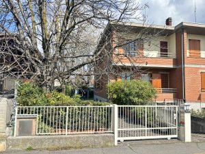 Villetta a schiera di testa a Vignola (Brodano)