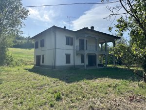 CASA CON TERRENO AGRICOLO A VALSAMOGGIA (CASTELLO DI SERRAVALLE)