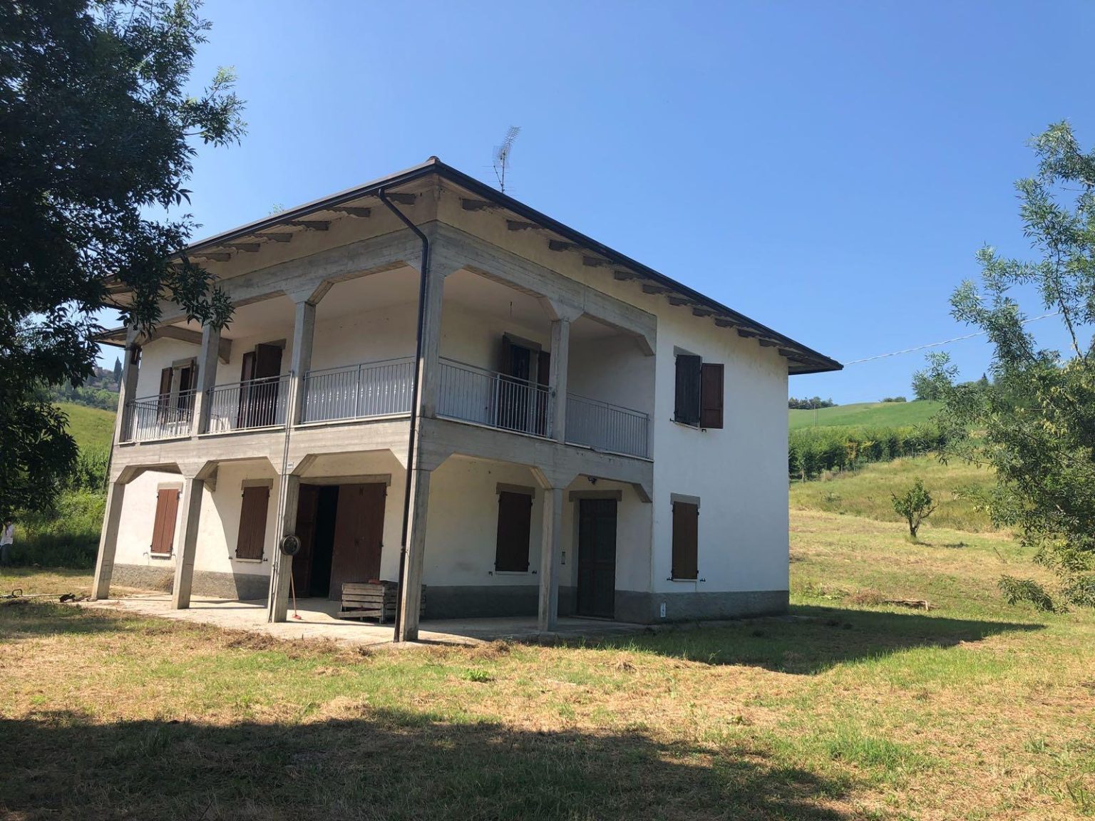 CASA CON TERRENO AGRICOLO A VALSAMOGGIA (CASTELLO DI SERRAVALLE)