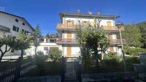APPARTAMENTO CON GIARDINO A MONTESE (LOCALITA’ SALTO)